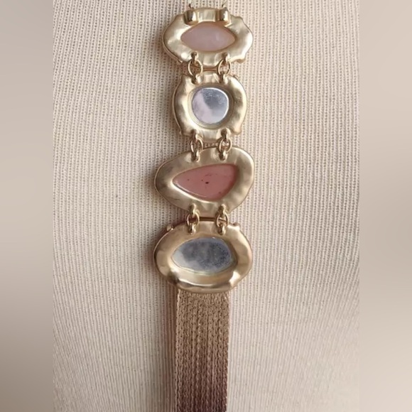 Chico‘s pink, rose, white quartz adjustable necklace with metallic tassel - Picture 4 of 6